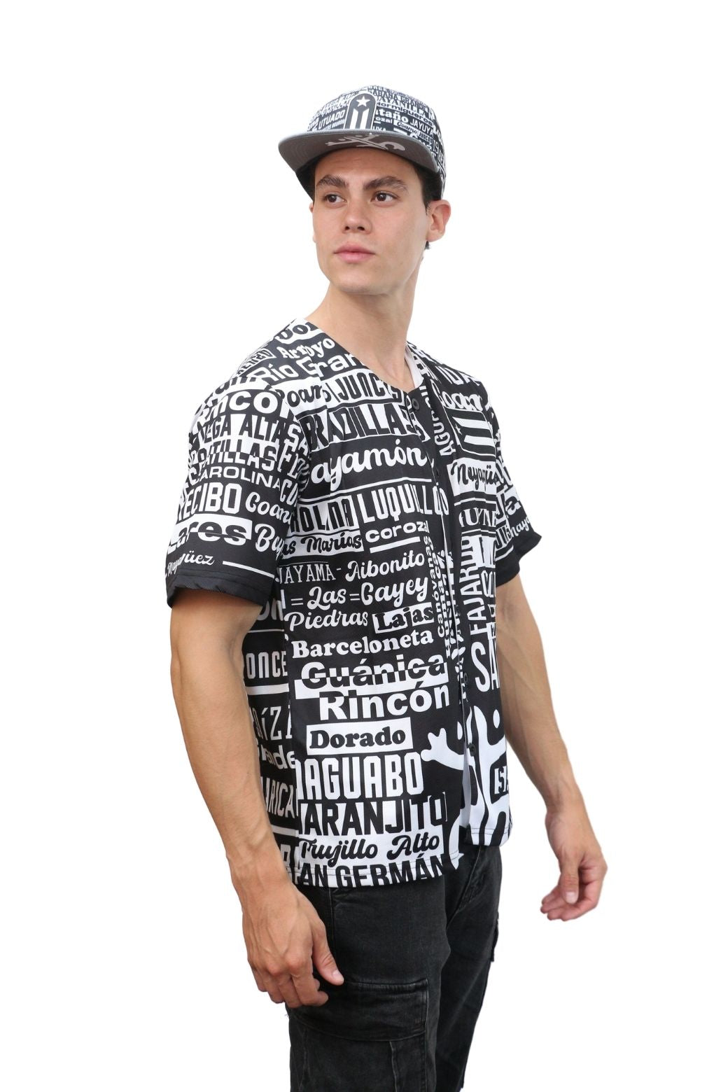 Modelo vistiendo jersey pueblos de puerto rico negro