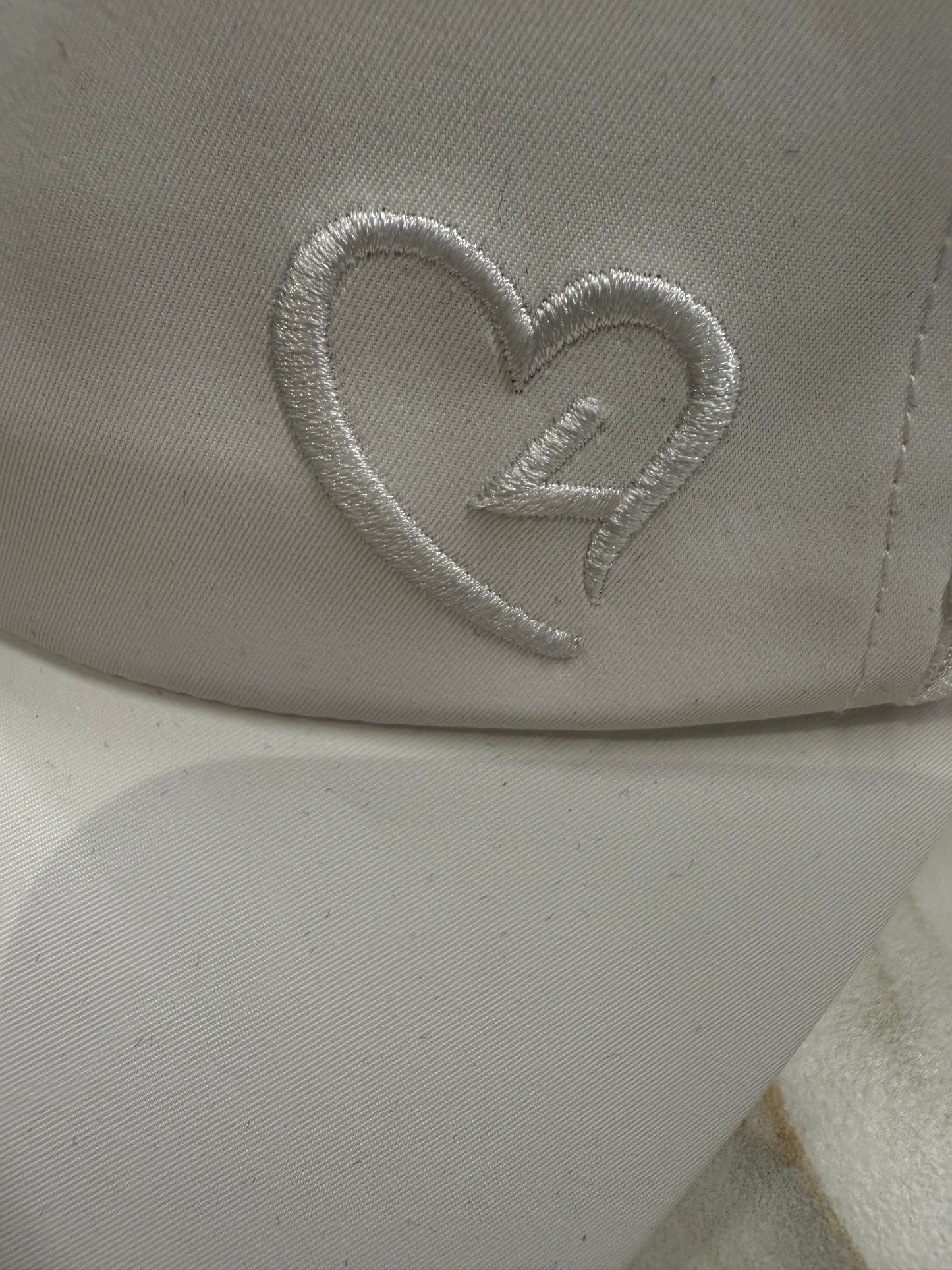 Love4 Heart Mesh Embroidered Baseball Cap – Adjustable Women’s Hat, Lightweight Polyester