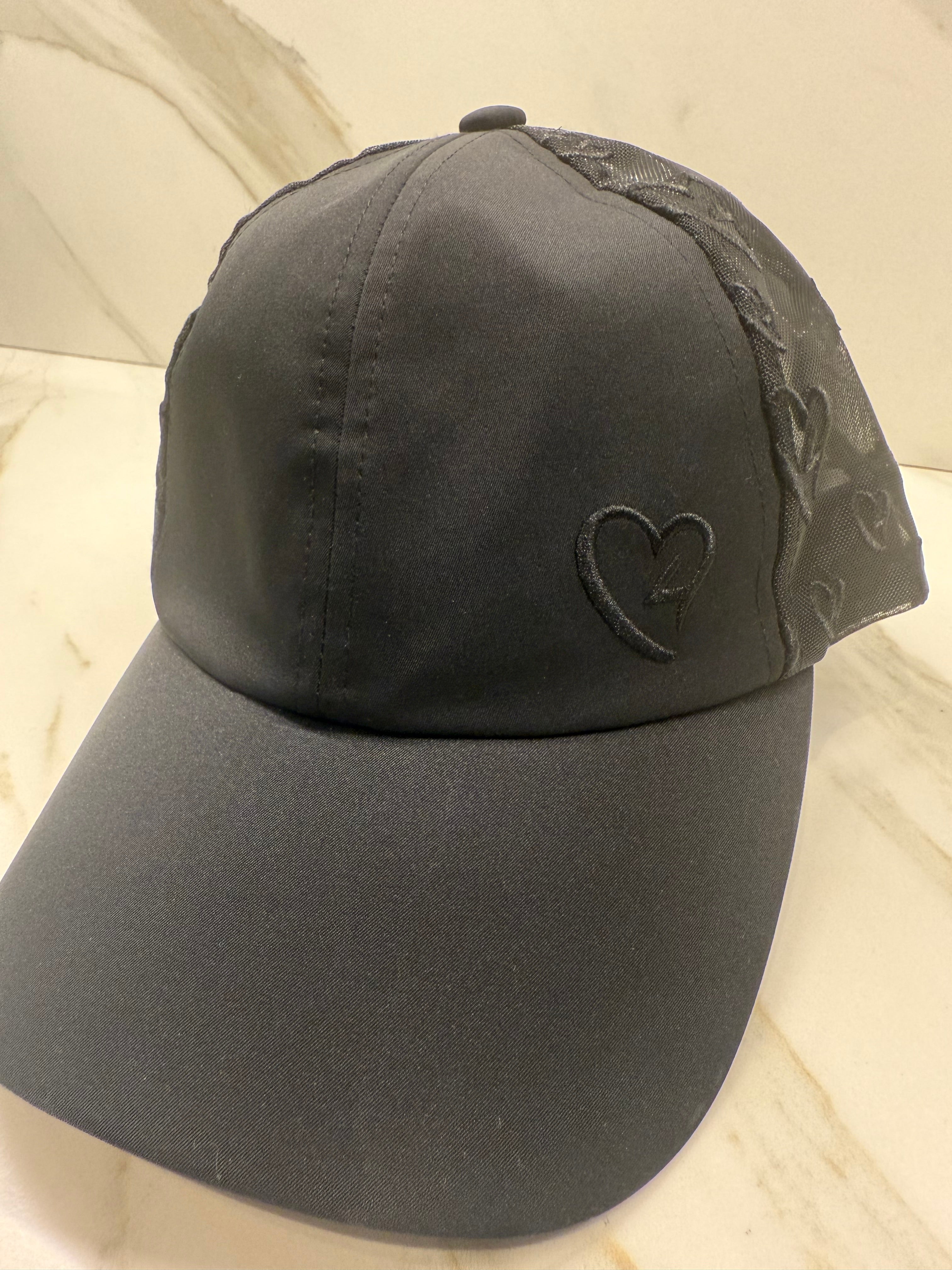 Love4 Heart Mesh Embroidered Baseball Cap – Adjustable Women’s Hat, Main image