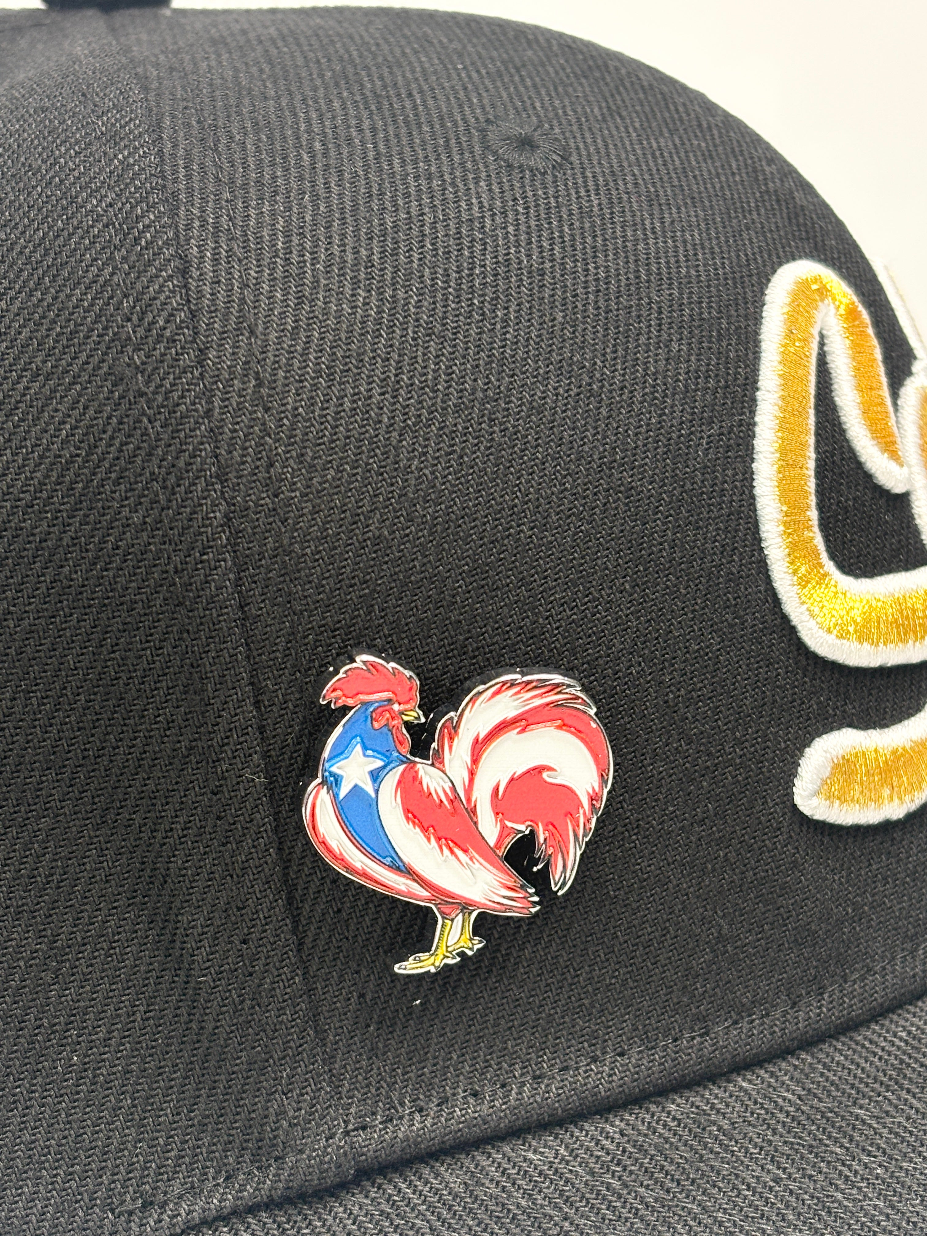 Puerto Rico Rooster Enamel Pin – Lightweight Hat & Clothing Accessory
