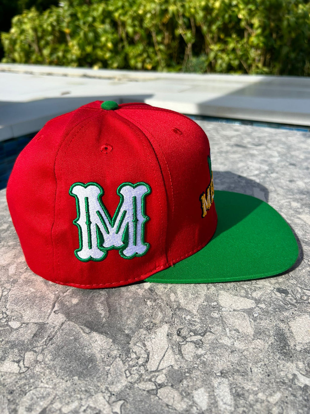 Side view showing Mexico map in green, white, and red

